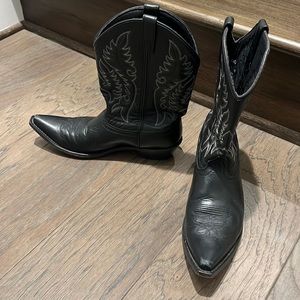 Women’s snip toe western boot
